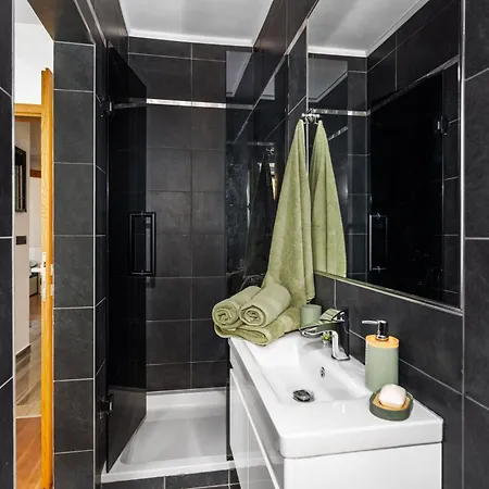 Wunderschoener Neubau Mit Privatem Pool Und Jacuzzi Holiday home *