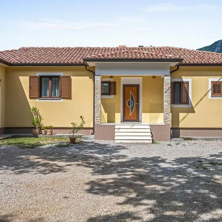 Wunderschoener Neubau Mit Privatem Pool Und Jacuzzi *